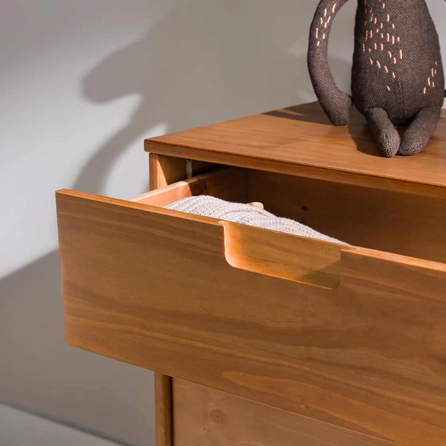 6-Drawer Groove Handle Solid Wood Dresser - Caramel