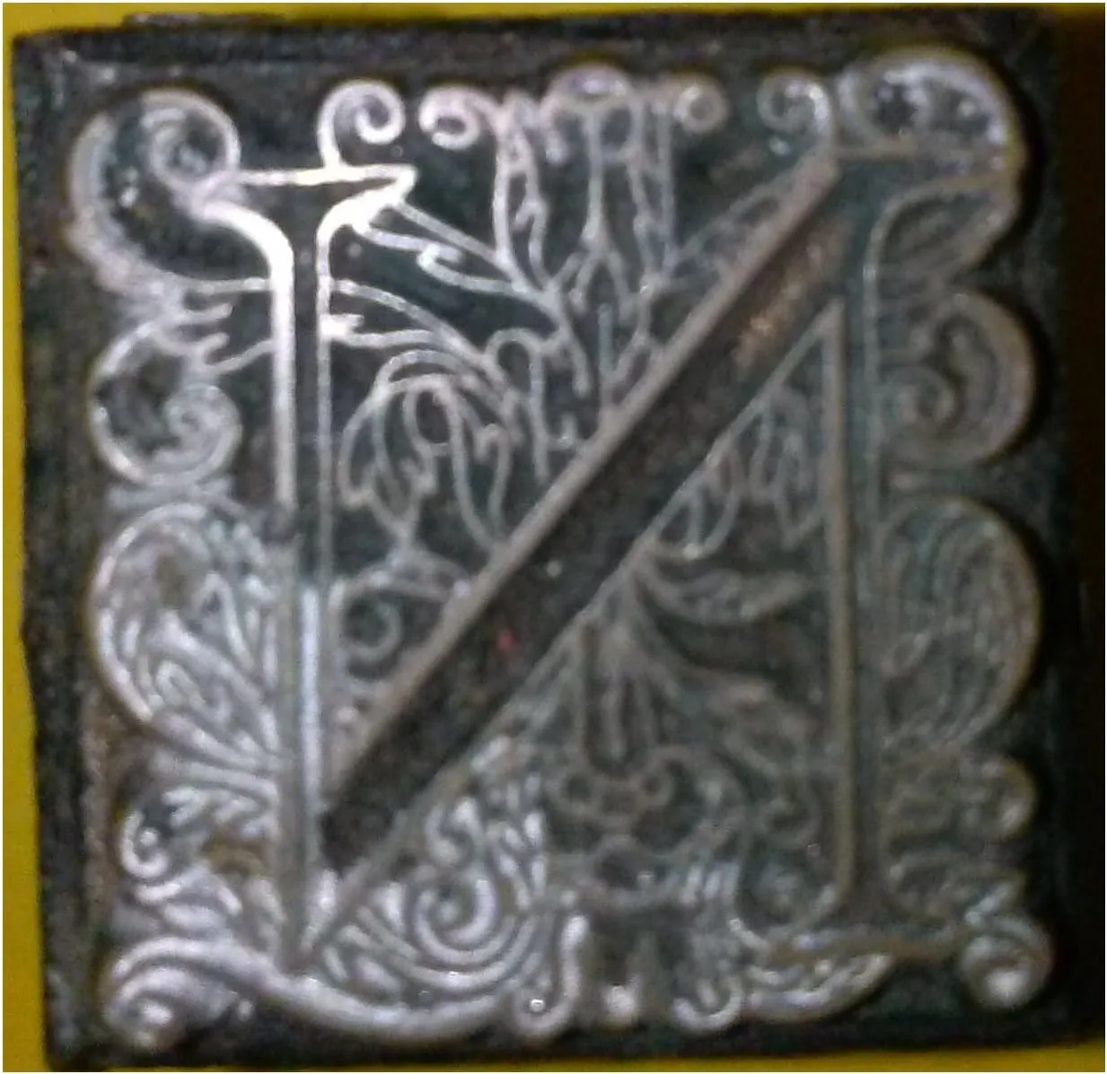 Metal Stamp "N" for Sealing Wax Medieval Floral Paisley Design 7/8" x 7/8"