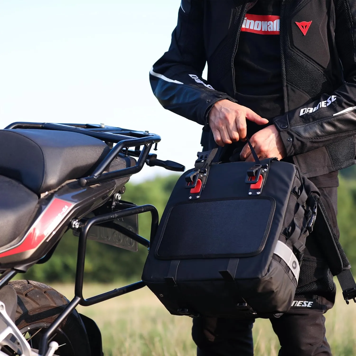 Motorcycle Saddlebags Waterproof 20-25L Motorcycle Side bag Quick Release Motorbike Hanging Bags Motorbike Accessories Black,1 pack