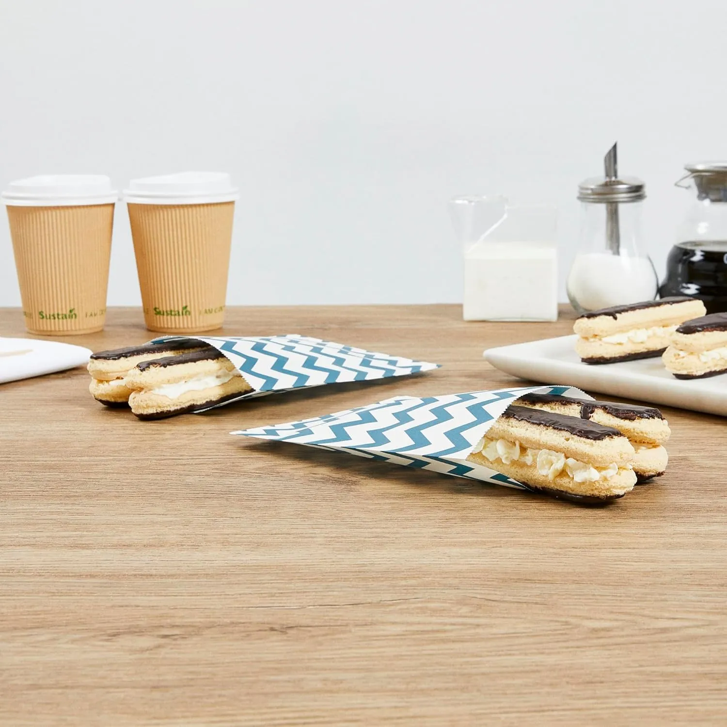 Restaurantware-7 x 5 Inch Cookie Bags, 100 Paper Treat Bags - Use As Party Favors Or Candy Bags, Navy Blue With Zig Zags Paper Food Bags For Baked Goods, For Buffets Or Parties